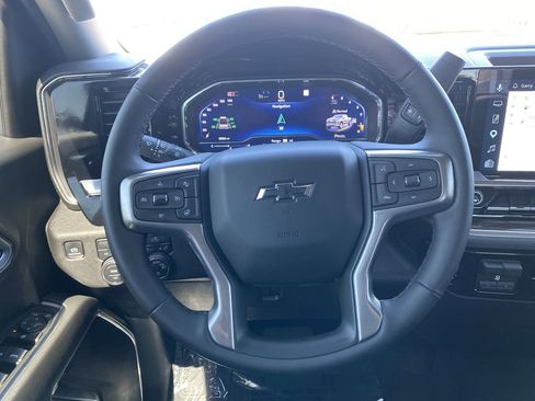Used 2025 Chevrolet Silverado 1500 LT AWD/4WD image 11