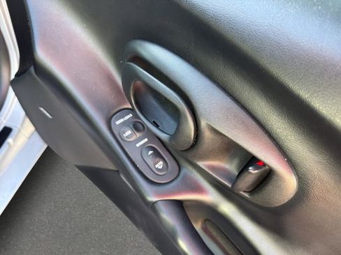 Used 2000 Chevrolet Corvette Convertible image 13