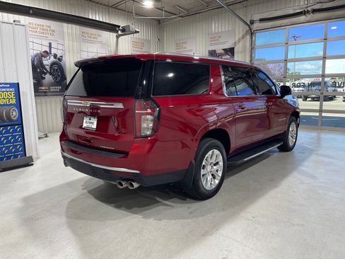 Used 2024 Chevrolet Suburban Premier AWD/4WD image 8