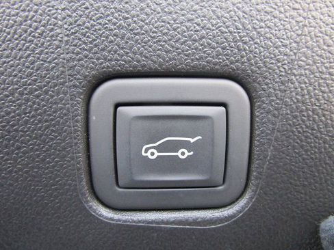 Certified 2024 Chevrolet Blazer LT w/ Convenience Package FWD image 21