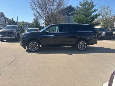 New 2026 Lincoln Navigator L Reserve AWD/4WD image 12