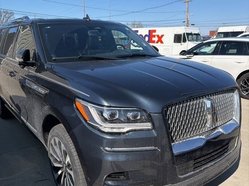 Used 2024 Lincoln Navigator L Reserve image 1