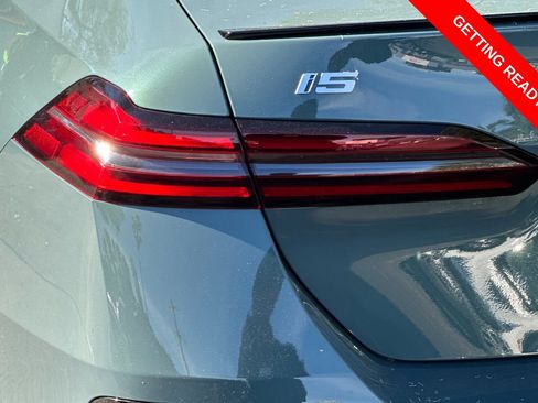 Used 2025 BMW i5 eDrive40i w/ M Sport Package image 27