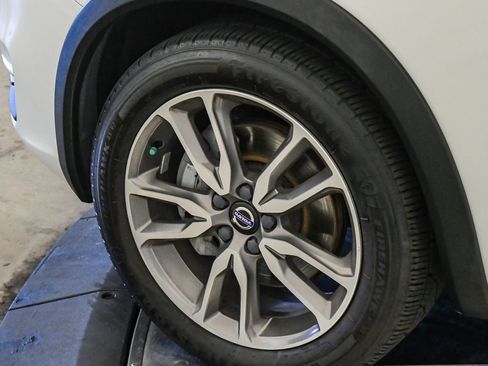 Used 2018 Volvo V60 T5 Cross Country AWD/4WD image 9