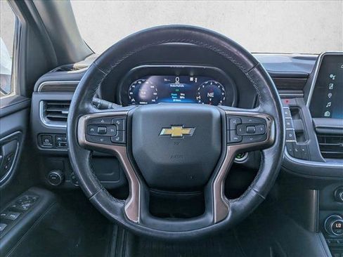 Used 2022 Chevrolet Suburban High Country RWD image 11