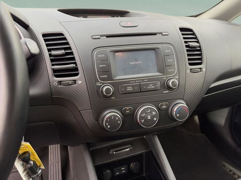 Used 2016 Kia Forte EX image 11