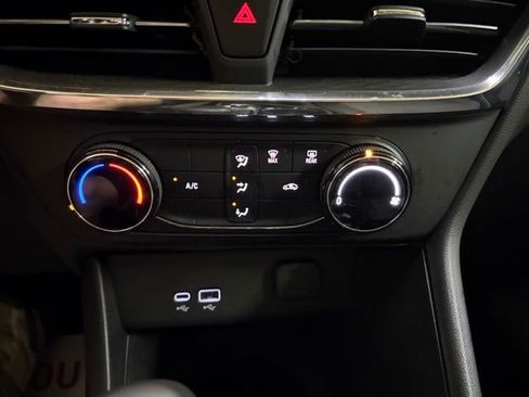 Used 2025 Buick Encore GX Preferred FWD image 70