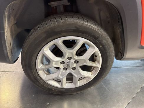 Used 2018 Jeep Renegade Sport w/ Power & Air Group image 17