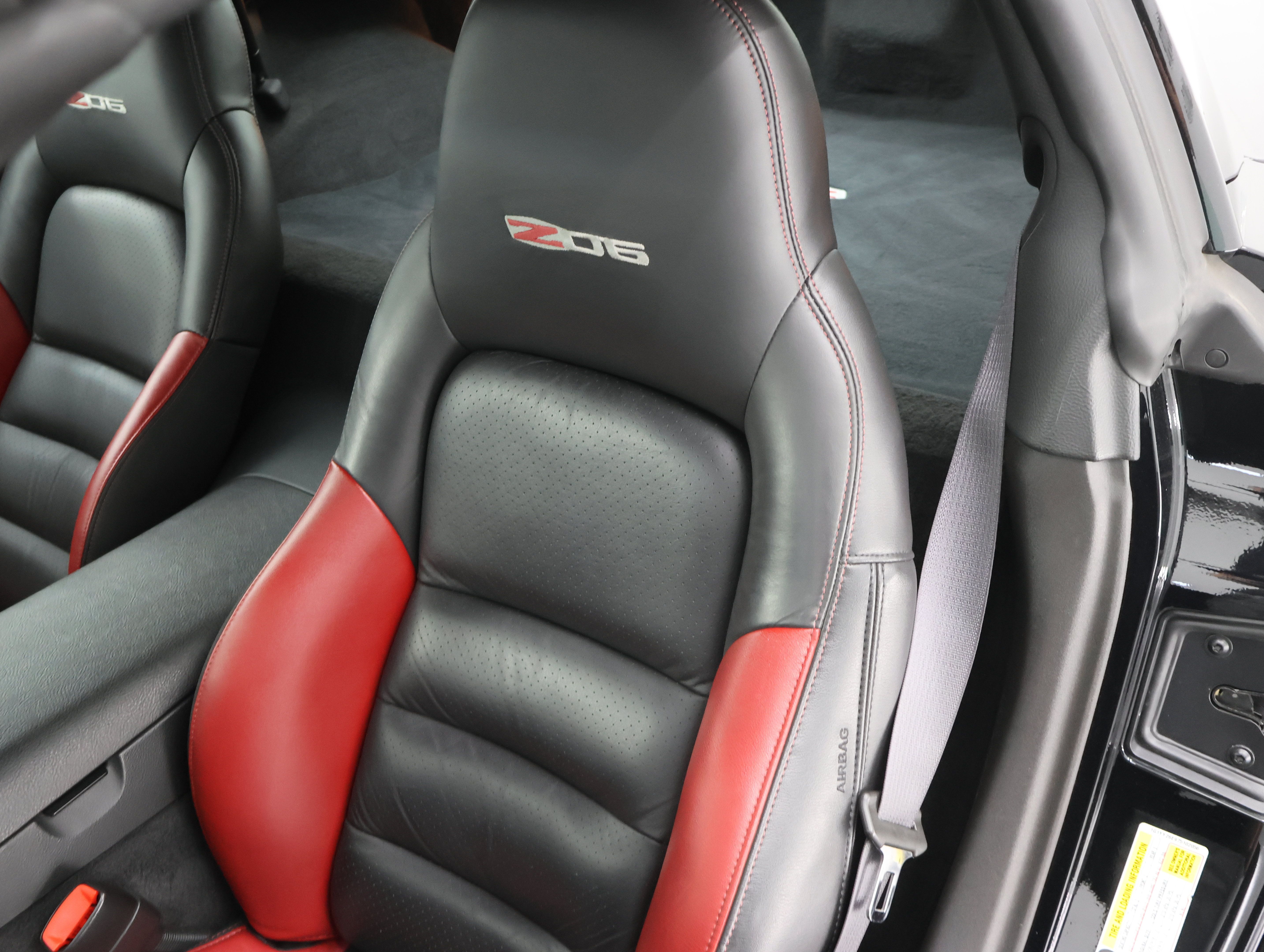 Used 2007 Chevrolet Corvette Z06 w/ Preferred Equipment Group RWD image 36