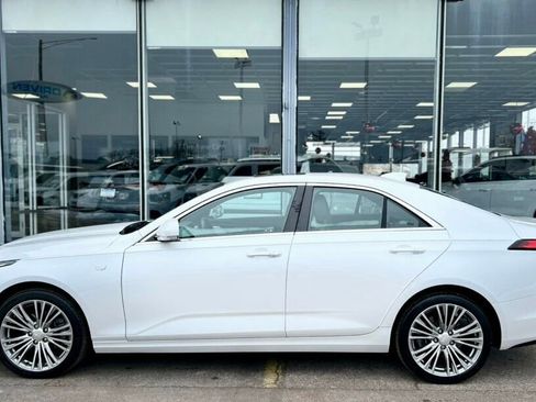 Used 2020 Cadillac CT4 Premium Luxury image 2