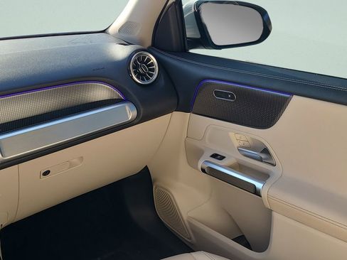 Used 2022 Mercedes-Benz GLB 250 image 18