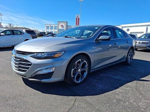 Used 2023 Chevrolet Malibu LT image 3