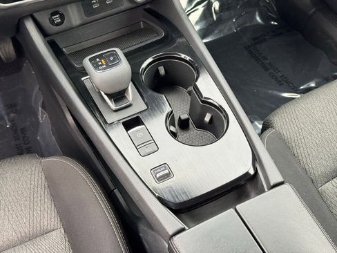 Used 2024 Nissan Rogue SV image 16