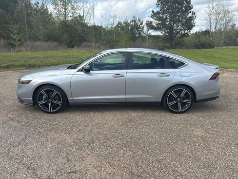 Used 2025 Honda Accord Sport image 5