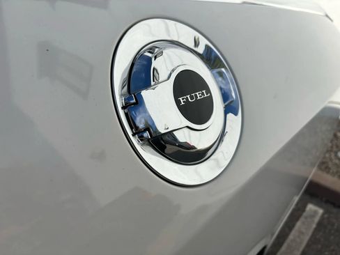 Used 2009 Dodge Challenger R/T image 17