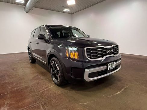 Used 2025 Kia Telluride S AWD/4WD image 29