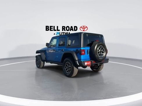 Used 2025 Jeep Wrangler Unlimited Rubicon AWD/4WD image 6