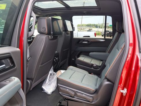 New 2026 GMC Yukon XL AT4 w/ AT4 Premium Plus Package AWD/4WD image 13
