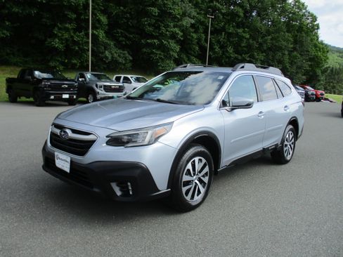 Used 2020 Subaru Outback Premium AWD/4WD image 1