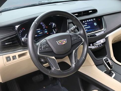 Used 2019 Cadillac XT5 FWD image 20