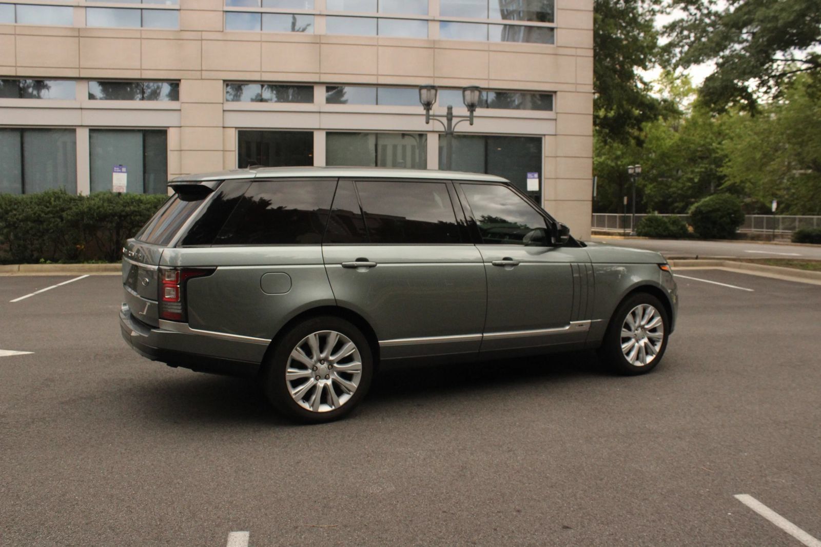 Used 2015 Land Rover Range Rover Long Wheelbase Supercharged AWD/4WD image 7