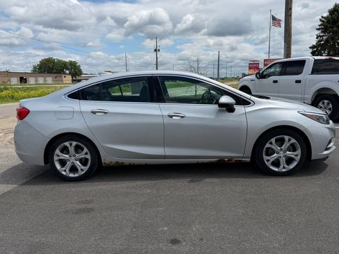 Used 2017 Chevrolet Cruze Premier w/ Enhanced Convenience Package FWD image 22