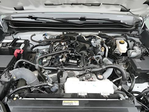 Used 2024 Toyota Tacoma SR5 AWD/4WD image 19