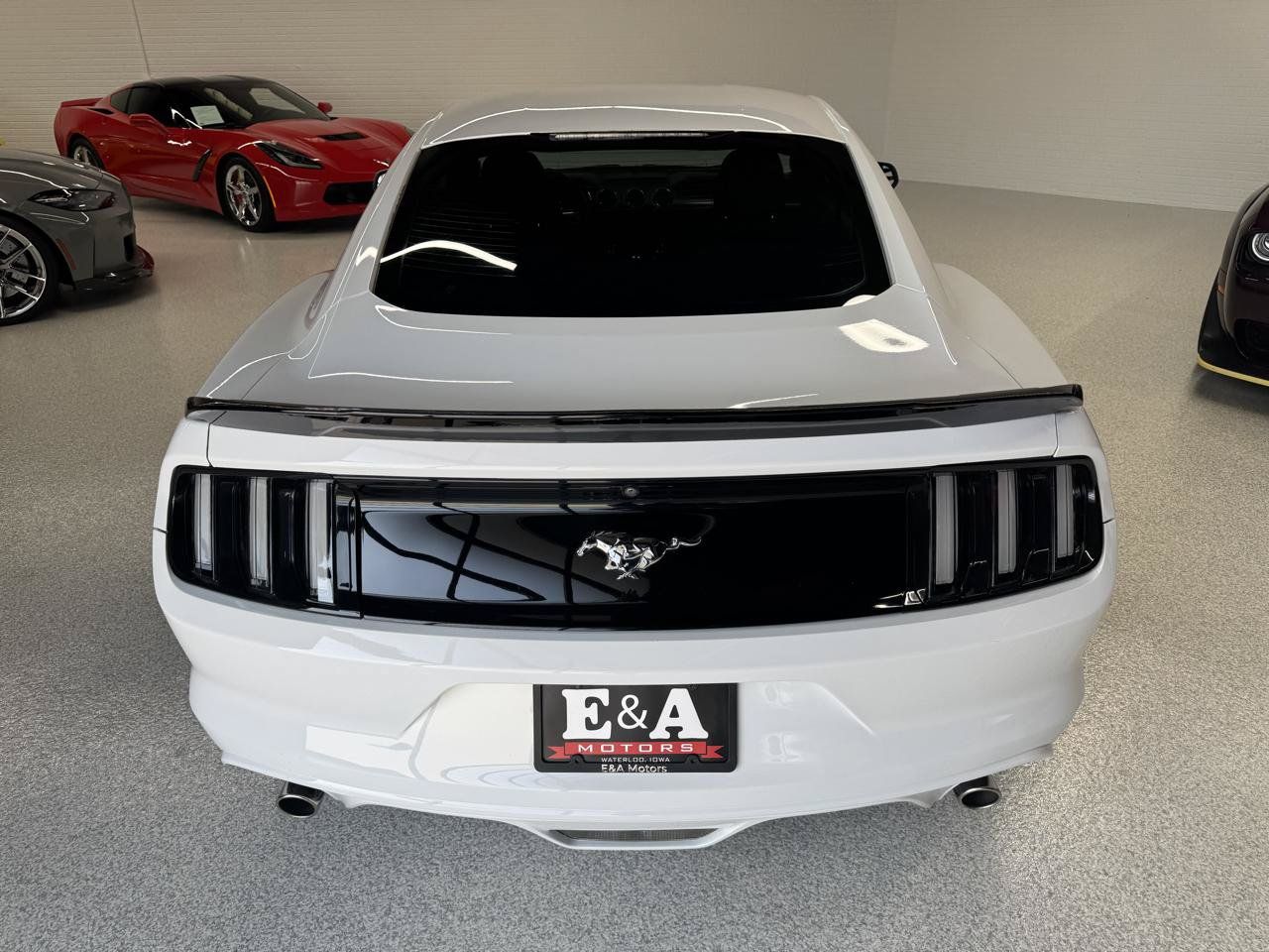 Used 2016 Ford Mustang Coupe RWD image 9