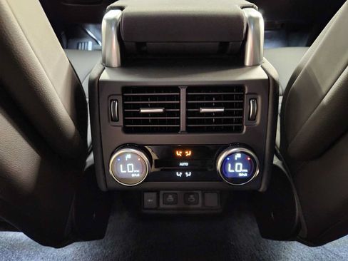 Used 2026 Land Rover Discovery S AWD/4WD image 30