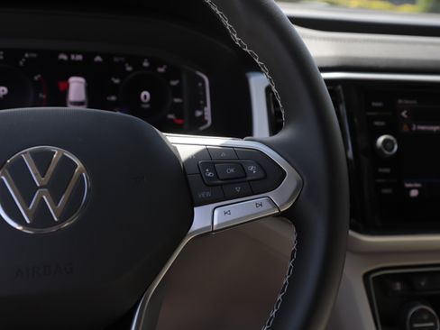 Used 2023 Volkswagen Atlas SE AWD/4WD image 24