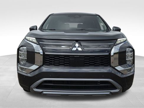 Used 2025 Mitsubishi Outlander SE FWD image 3