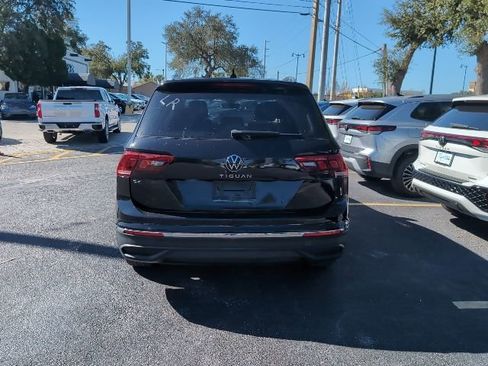 Used 2022 Volkswagen Tiguan SE image 6