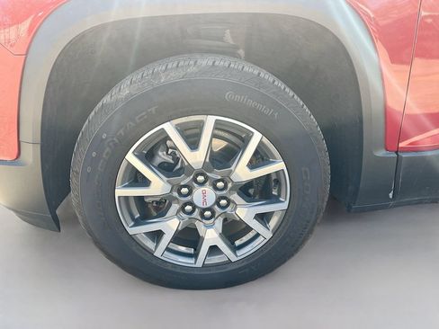 Used 2023 GMC Acadia SLE w/ Driver Convenience Package FWD image 30