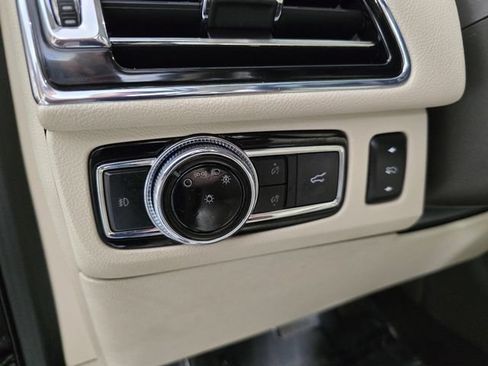 Used 2021 Lincoln Navigator Reserve w/ Luxury Package AWD/4WD image 28
