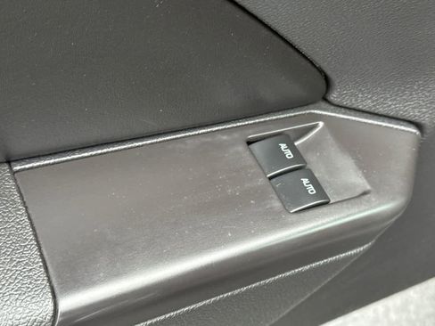 Used 2010 Ford Mustang GT image 13