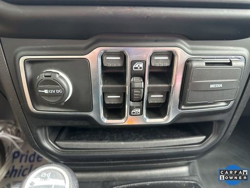 Used 2021 Jeep Wrangler Unlimited Sahara AWD/4WD image 64