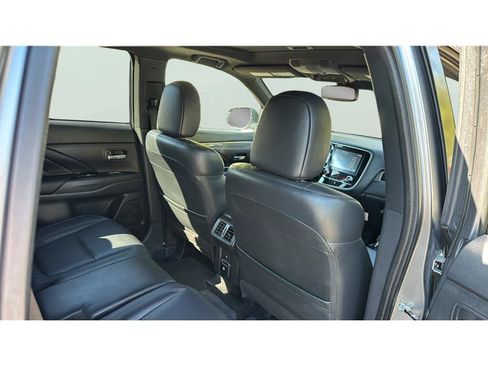 Used 2020 Mitsubishi Outlander SEL AWD/4WD image 16
