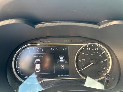 Used 2025 Nissan Versa SV FWD image 35