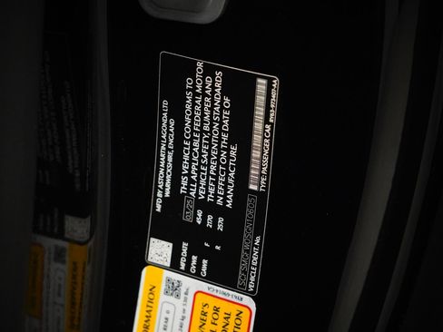 Used 2025 Aston Martin V8 Vantage Coupe image 44