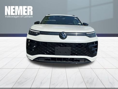 New 2026 Volkswagen Tiguan SE R-Line AWD/4WD image 5
