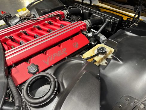 Used 2002 Dodge Viper GTS RWD image 29
