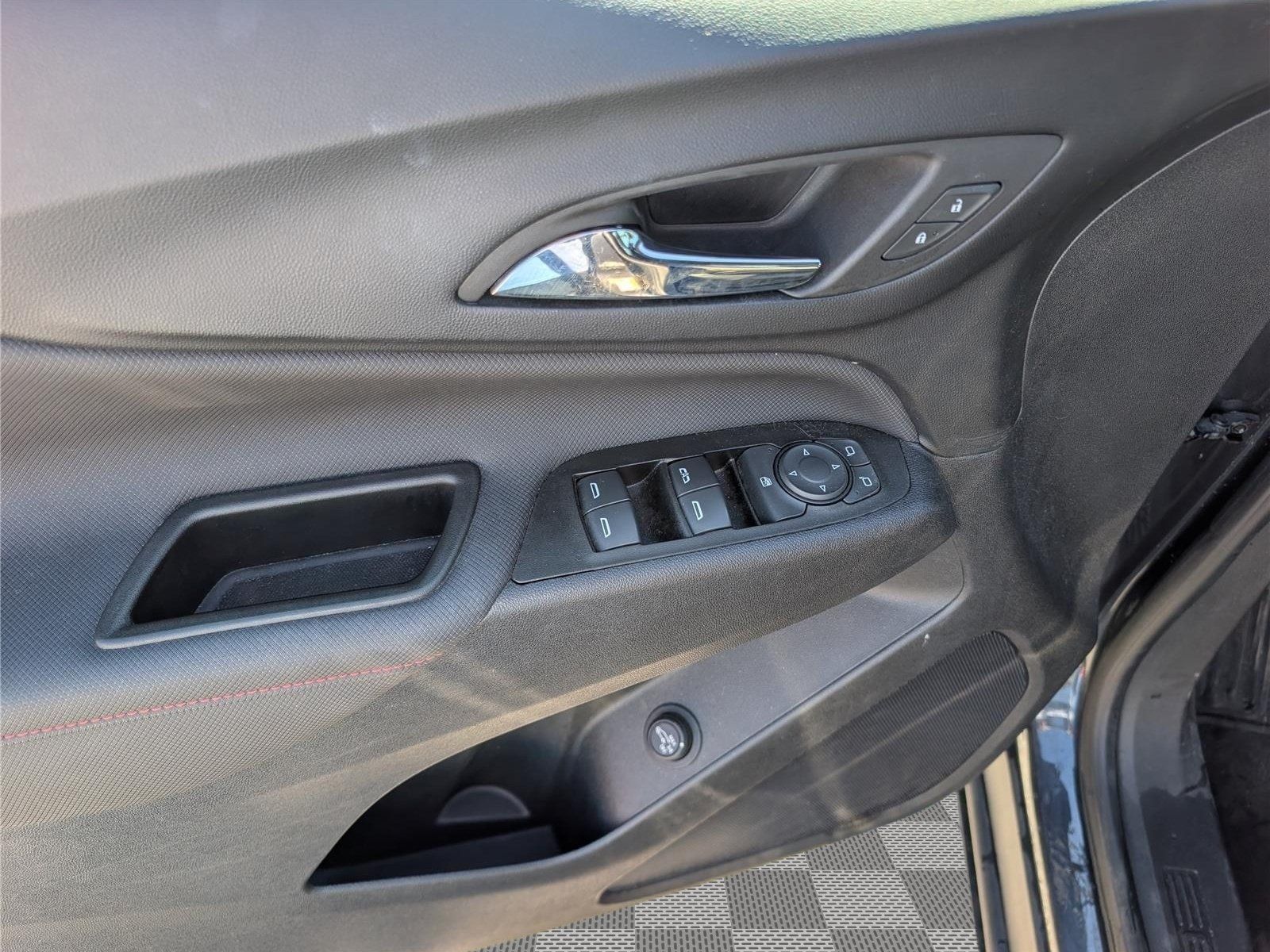Used 2023 Chevrolet Equinox RS AWD/4WD image 19