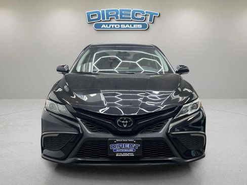 Used 2024 Toyota Camry SE FWD image 2