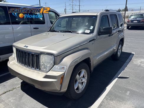 Used 2011 Jeep Liberty Limited AWD/4WD image 1