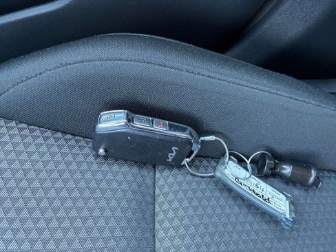 Used 2025 Kia Soul LX w/ LX Technology Package FWD image 21
