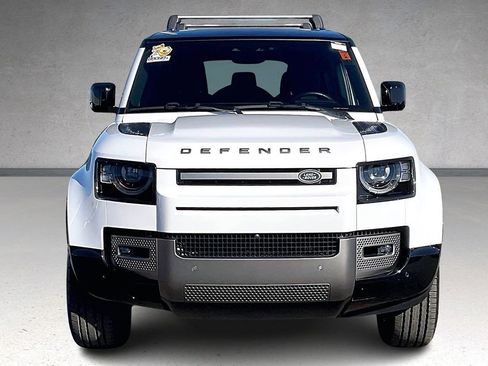 Used 2024 Land Rover Defender 110 X-Dynamic SE image 3