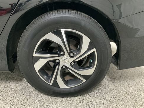 Used 2017 Honda Accord LX image 11