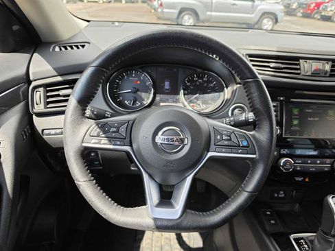 Used 2019 Nissan Rogue SV w/ Premium Package FWD image 21