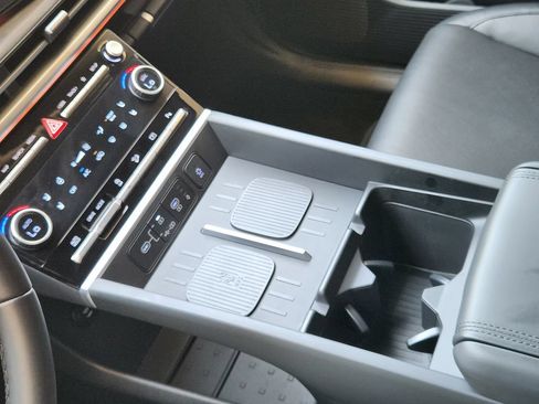 Certified 2025 Hyundai Santa Fe Limited FWD image 19