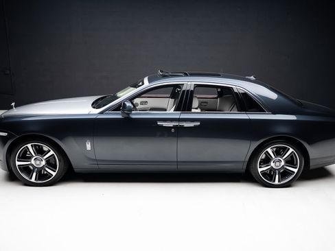 Used 2011 Rolls-Royce Ghost image 17